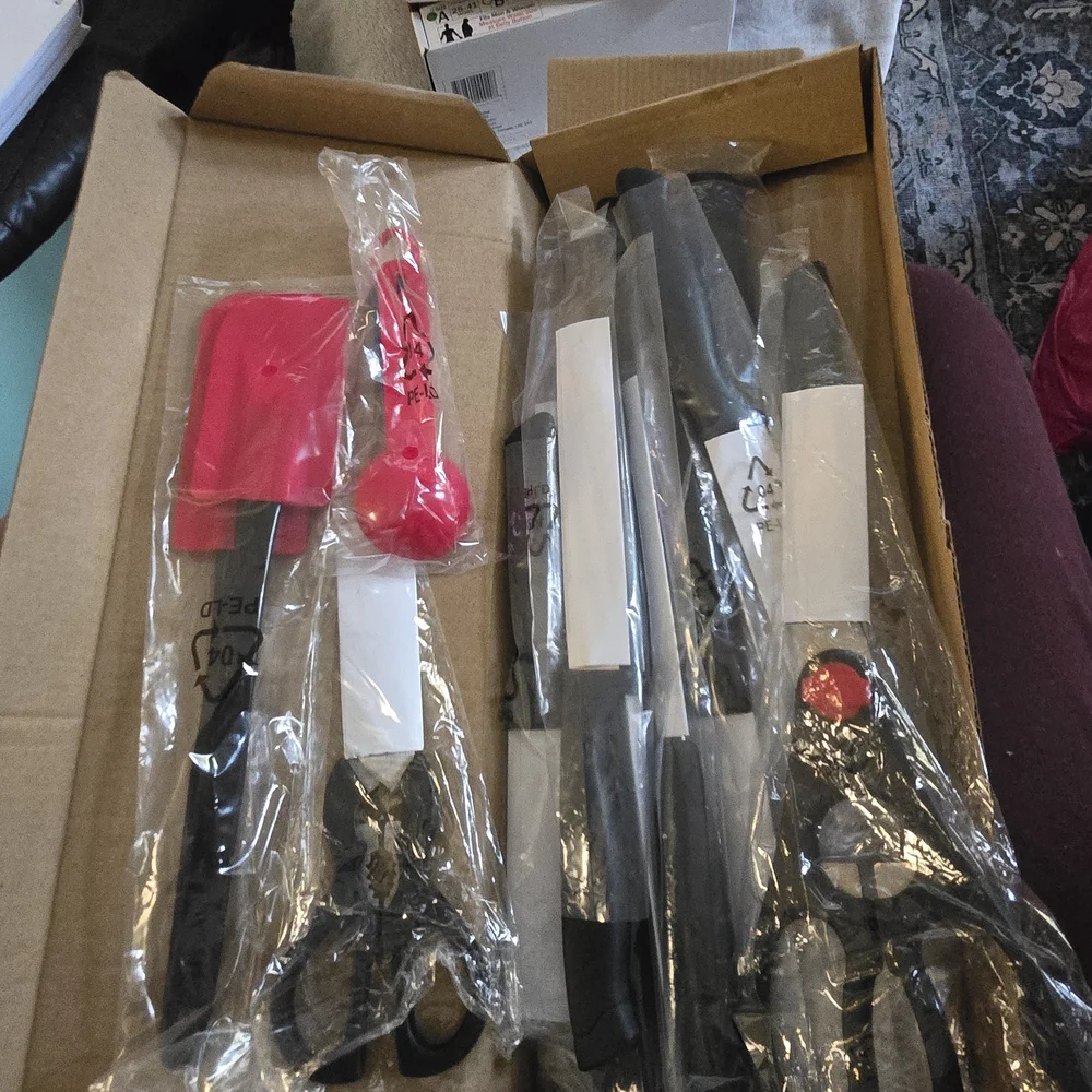 Farberware 23-Piece Knife Set with‎ Black Handles